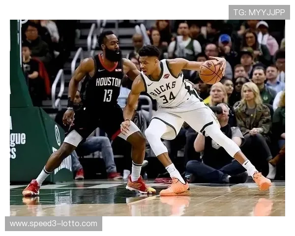 字母哥遭遇严密包夹 防守策略成比赛胜负关键